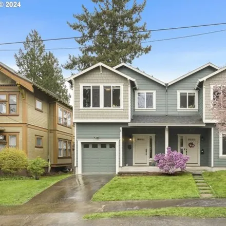 Buy this 7 bed townhouse on 4332 North Albina Avenue in Portland, OR 97217
