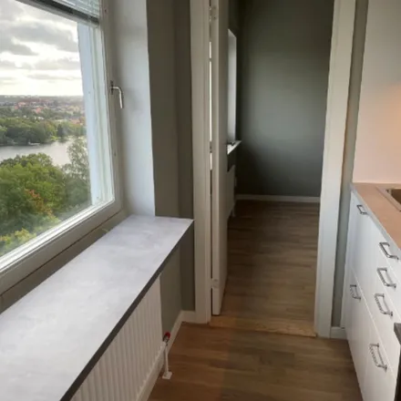 Rent this 2 bed apartment on Silvieberg 3 in Fyrverkarbacken, 100 26 Stockholm