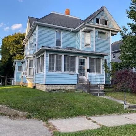 Buy this 4 bed house on 332 Vine Street in Ashland, OH 44805