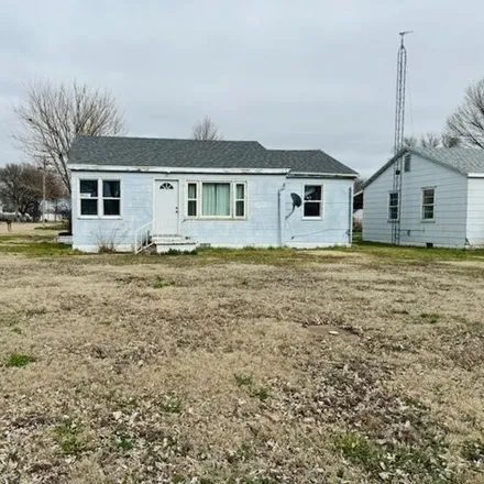 Buy this 2 bed house on 741 Maple Street in Arapahoe, NE 68922