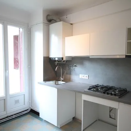 Image 4 - 11 Rue Ravier-Piquet, 38000 Grenoble, France - Apartment for rent