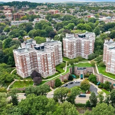 Image 2 - Longwood Towers, Colchester Street, Brookline, MA 02215, USA - Condo for sale