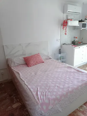 Rent this 6 bed room on Calle de la Tierruca in 3, 28018 Madrid