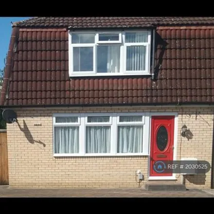 Rent this 3 bed duplex on 8 St Michael's Road in Hampton Magna, CV34 5RS