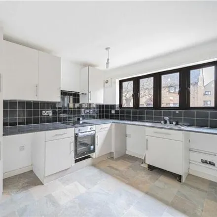 Image 2 - Larch Road, London, E10 5TH, United Kingdom - Townhouse for sale