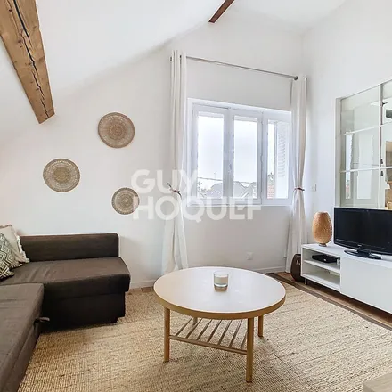Rent this 2 bed apartment on 3 Avenue de l'Europe in 60800 Crépy-en-Valois, France