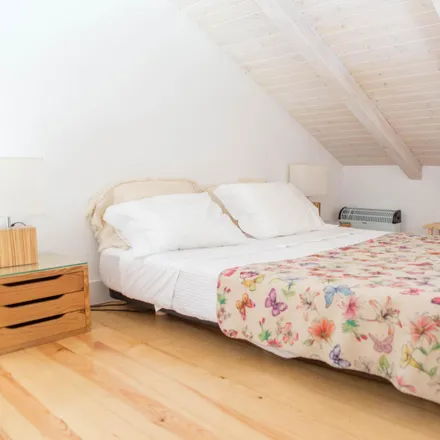 Rent this studio apartment on Rua das Oliveirinhas in 4000-370 Porto, Portugal