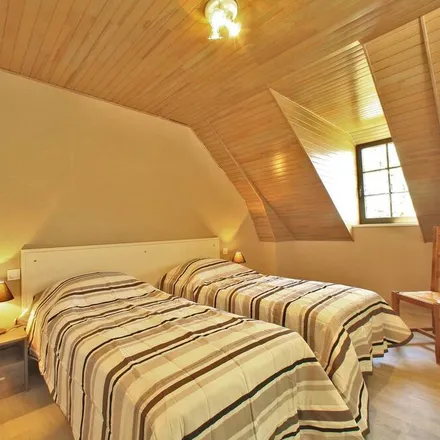 Rent this 5 bed house on 24590 Saint-Crépin-et-Carlucet