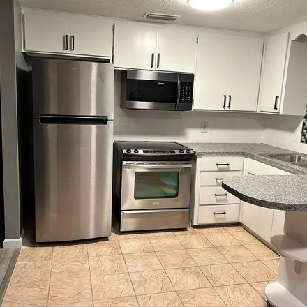 Rent this 3 bed apartment on 2392 7th Avenue East in Memphis, Manatee County
