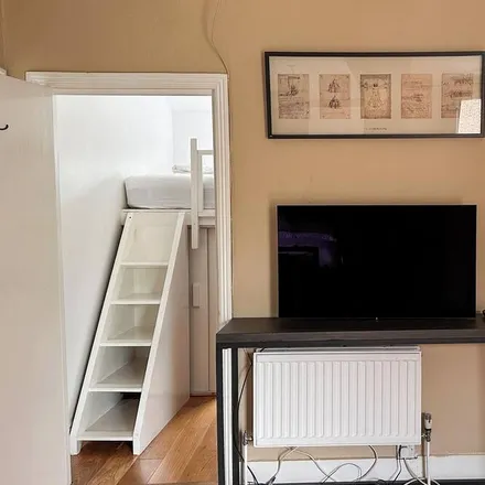 Rent this 3 bed apartment on London in NW3 1RU, United Kingdom