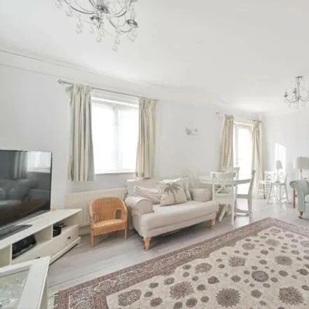 Image 1 - Manor House Drive, Brondesbury Park, London, NW6 7AY, United Kingdom - Apartment for sale