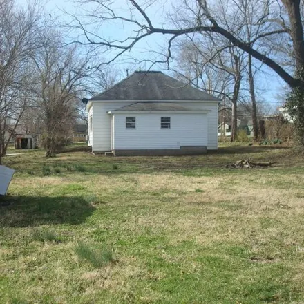 Image 2 - 1200 Wall Street, Neosho, MO 64850, USA - House for rent