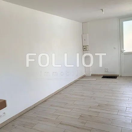 Image 3 - 19 Rue d'Aignaux, 14500 Vire Normandie, France - Apartment for rent
