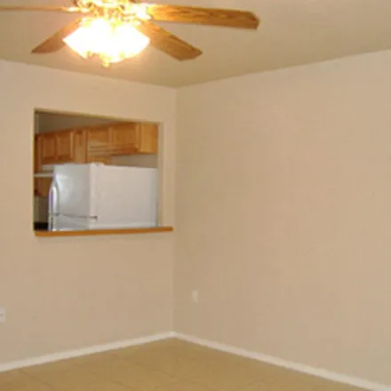 Image 4 - 300 West Gibbs Street, Del Rio, TX 78840, USA - Condo for rent