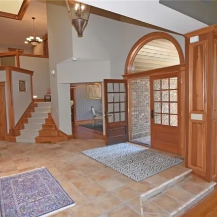 Image 2 - 6005 Ledgeview Drive, Boston Heights, Summit County, OH 44264, USA - House for sale