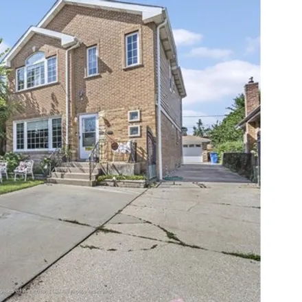 Buy this 4 bed house on 7128 West Devon Avenue in Chicago, IL 60631
