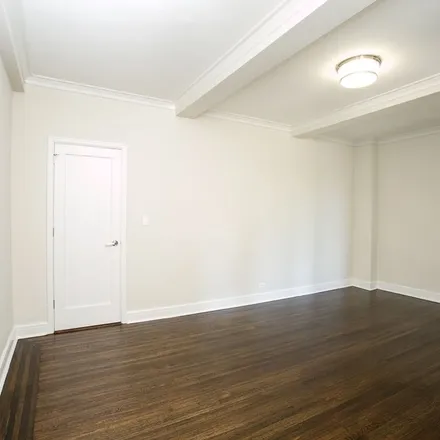 Image 3 - 210 West 70th Street, New York, NY 10023, USA - Apartment for rent