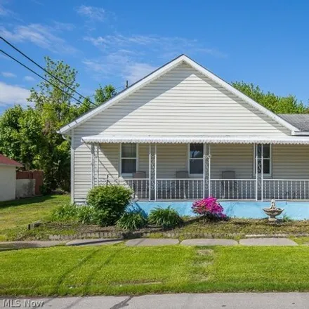 Buy this 2 bed house on 1426 Reid Ave in Lorain, Ohio