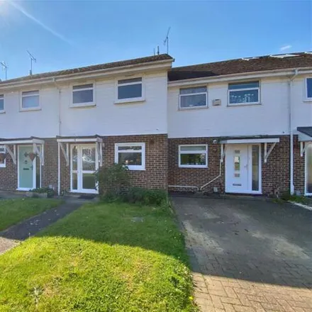 Buy this 3 bed townhouse on Sherwood Close in Ashford, TN24 9PT