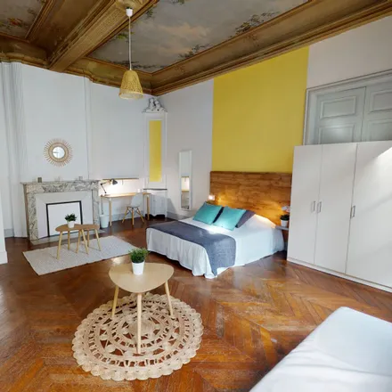 Image 2 - 36 rue du Faubourg du Courreau - Room for rent
