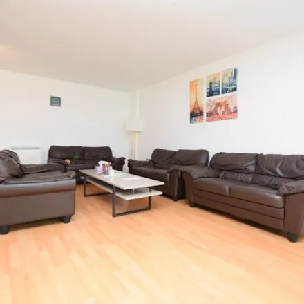 Image 5 - Royal Plaza, 1 Eldon Street, Devonshire, Sheffield, S1 4GB, United Kingdom - Apartment for rent