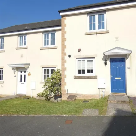 Rent this 2 bed townhouse on Rhodfa Cnocell y Coed in Broadlands, CF31 5FS