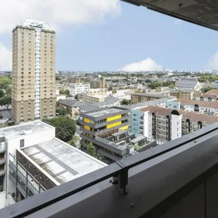 Image 4 - Watney Market, St. George in the East, London, E1 2PR, United Kingdom - Apartment for rent