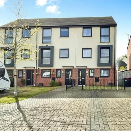 Rent this 4 bed townhouse on unnamed road in Telford and Wrekin, TF2 7RY