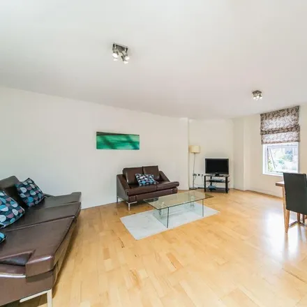 Rent this 2 bed apartment on 58 London Street in Katesgrove, Reading