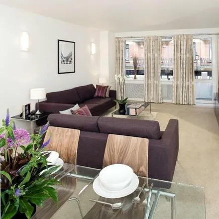 Image 1 - Walpole House, 10 Weymouth Street, East Marylebone, London, W1B 1NL, United Kingdom - Room for rent