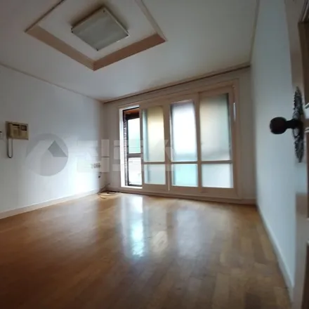 Rent this 3 bed apartment on 서울특별시 서초구 양재동 118-6