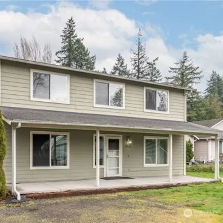 Buy this 5 bed house on 3646 Pacific Way in Longview, WA 98632