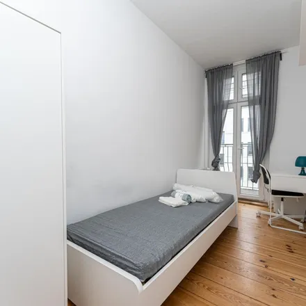 Rent this 3 bed apartment on Boxhagener Straße 49 in 10245 Berlin, Germany
