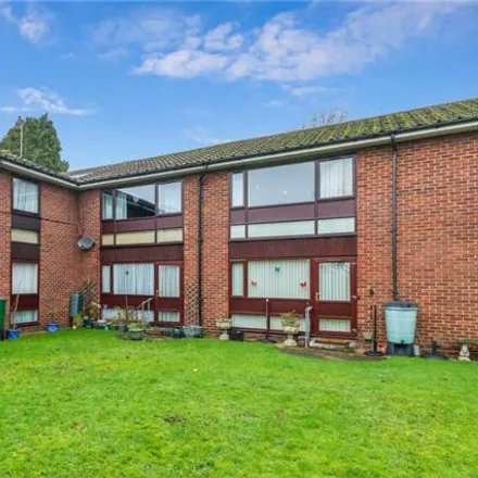 Image 2 - Adrian Road, Gallows Hill Lane, Leavesden, WD5 0AL, United Kingdom - Apartment for sale