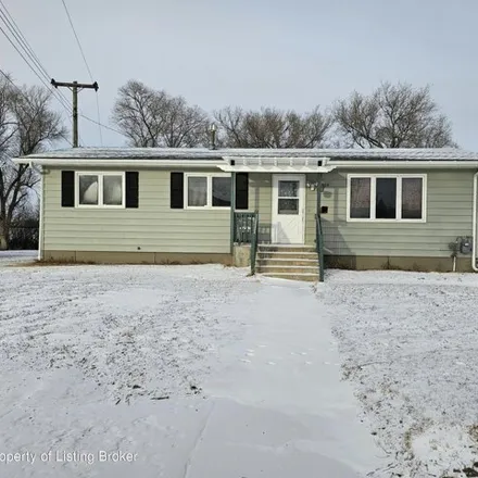 Image 3 - 998 3rd Street Northwest, Bowman, ND 58623, USA - House for sale