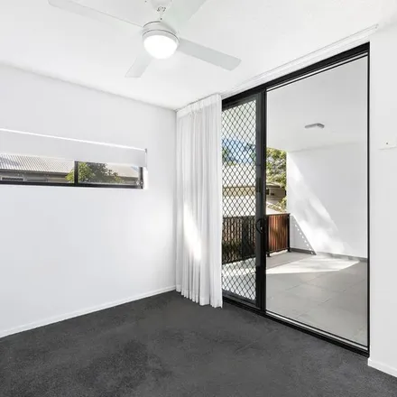 Image 3 - 15 Yeronga Street, Yeronga QLD 4104, Australia - Apartment for rent