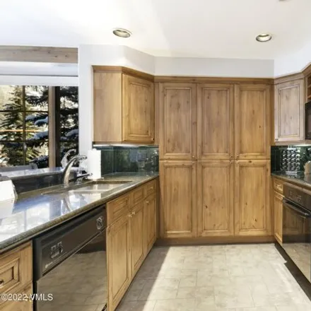 Image 6 - Vail Mountain Lodge, 352 East Meadow Drive, Vail, CO 81657, USA - Condo for sale
