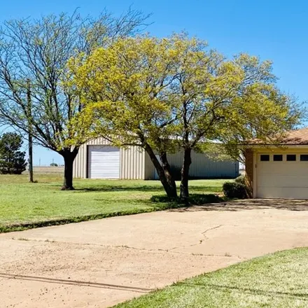 Image 2 - 3058 Houston St, Levelland, Texas, 79336 - House for sale