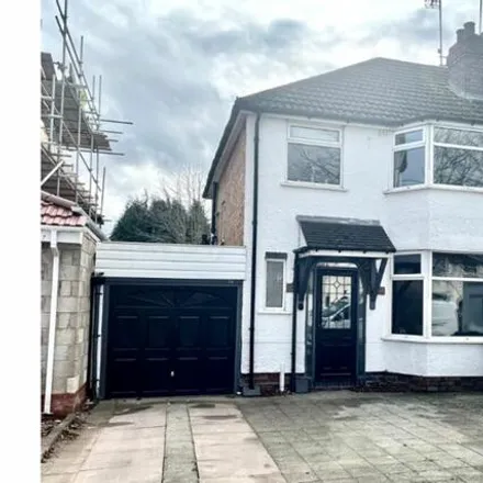 Buy this 3 bed duplex on Stanway Road in Shirley, B90 3JG