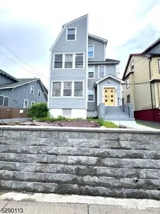 Rent this 3 bed house on 1021 Stuyvesant Avenue in Irvington, NJ 07111