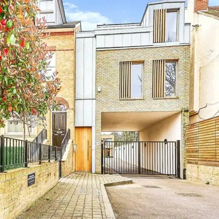 Buy this 1 bed house on 220 Kingston Road in London, TW11 9JF