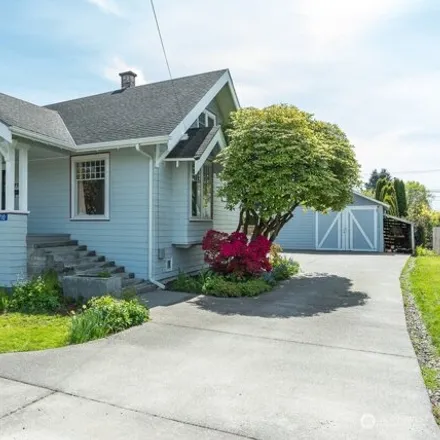 Buy this 3 bed house on 710 East Vernon Avenue in Burlington, WA 98233