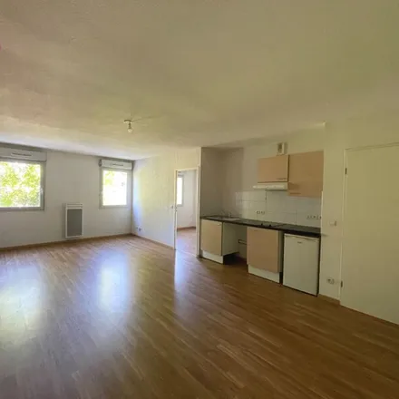 Rent this 2 bed apartment on 96 Rue Ferdinand David in 47000 Agen, France