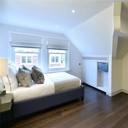 Image 6 - Penelope Chilvers, 65 Duke Street, London, W1K 5NP, United Kingdom - Apartment for rent