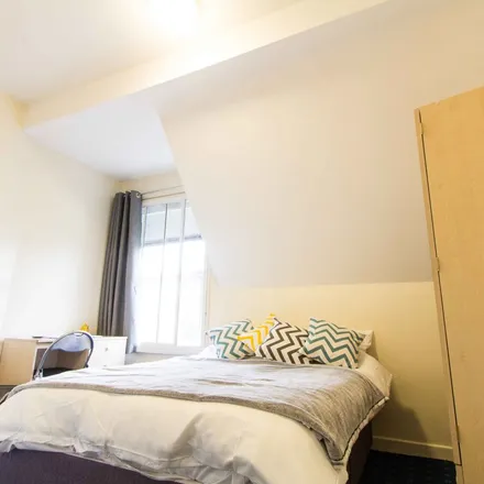 Rent this 3 bed apartment on Cafe Enzo in 396 Kirkstall Road, Leeds