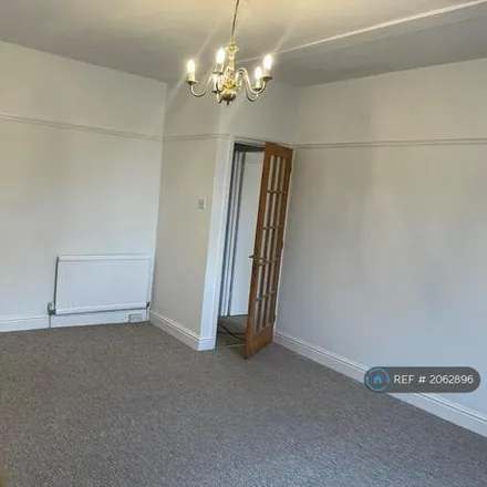 Image 3 - Libby's Hair Salon, 11 Bath Road, Swindon, SN1 4AS, United Kingdom - Apartment for rent