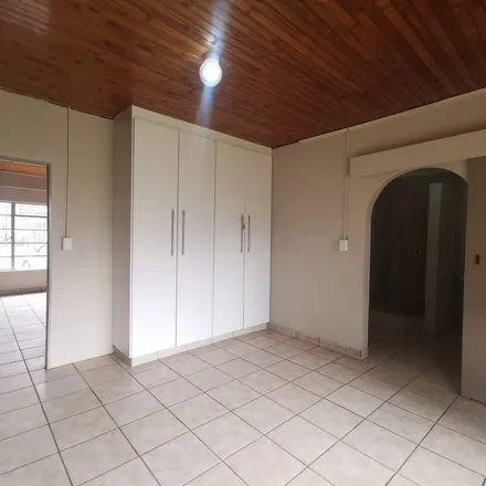 Image 6 - Blockbusters, Largo Road, Ekurhuleni Ward 75, Gauteng, 1559, South Africa - Apartment for rent
