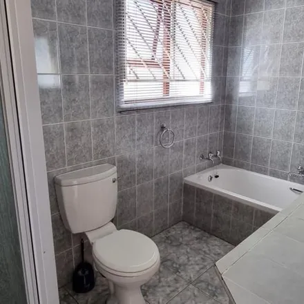 Image 7 - Kraanvoël Road, North Riding, Randburg, 2188, South Africa - Apartment for rent