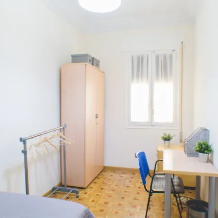 Image 2 - Calle Doctor Esquerdo, 28009 Madrid, Spain - Apartment for rent