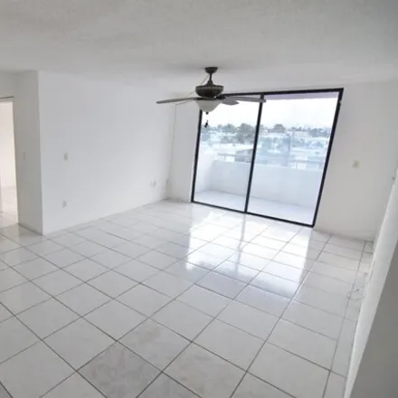 Image 3 - 7300 Wayne Avenue, Atlantic Heights, Miami Beach, FL 33141, USA - Condo for rent